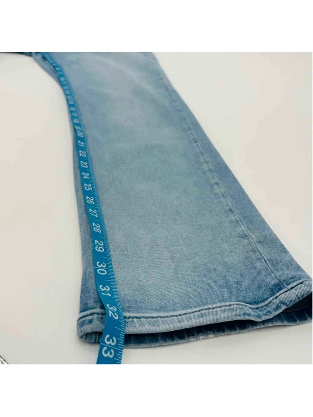 Paige Federal Light Wash Blue Straight Jeans Waist 38 Length 32